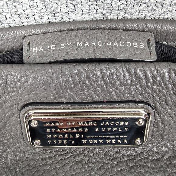 MARC JACOBS GRAY MINI CROSSBODY BAG WORKWEAR PEBBLED LEATHER MODEL: M0009470 - Picture 7 of 16
